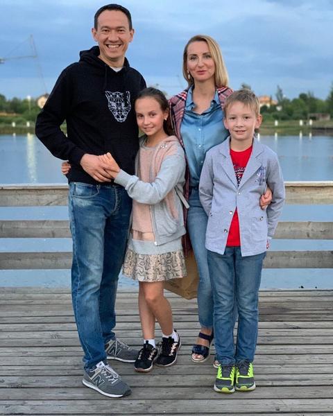 «Семья - главный ключ к успеху»: госслужащие поделились своим секретом счастья