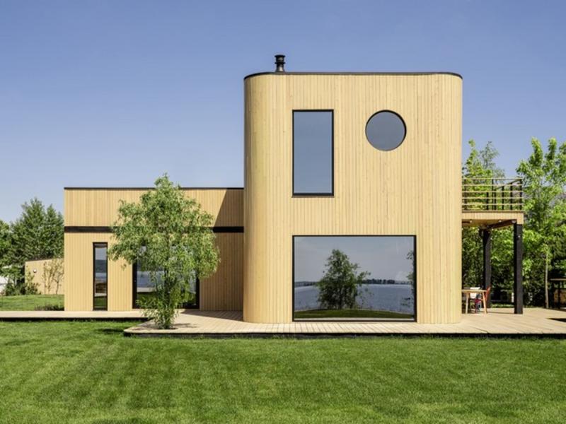 Бекмамбетов и Фишман показали интерьер своего «непрестижного» особняка в Казани