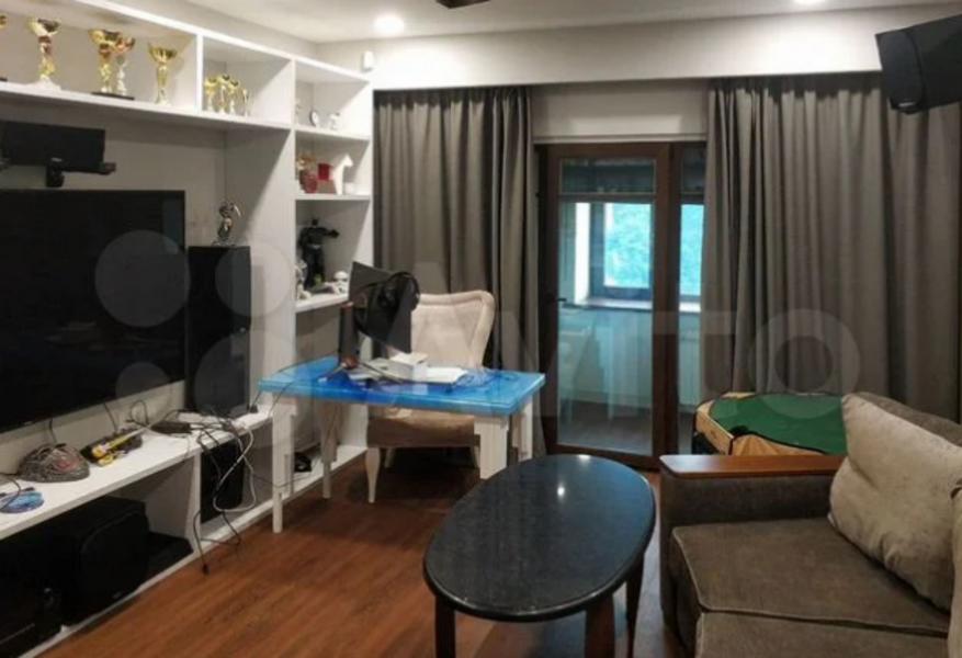 Квартиру арестованного блогера Юрия Хованского выставили на продажу за 45 млн рублей Квартиру арестованного блогера Юрия Хованского выставили на продажу за 45 млн рублей