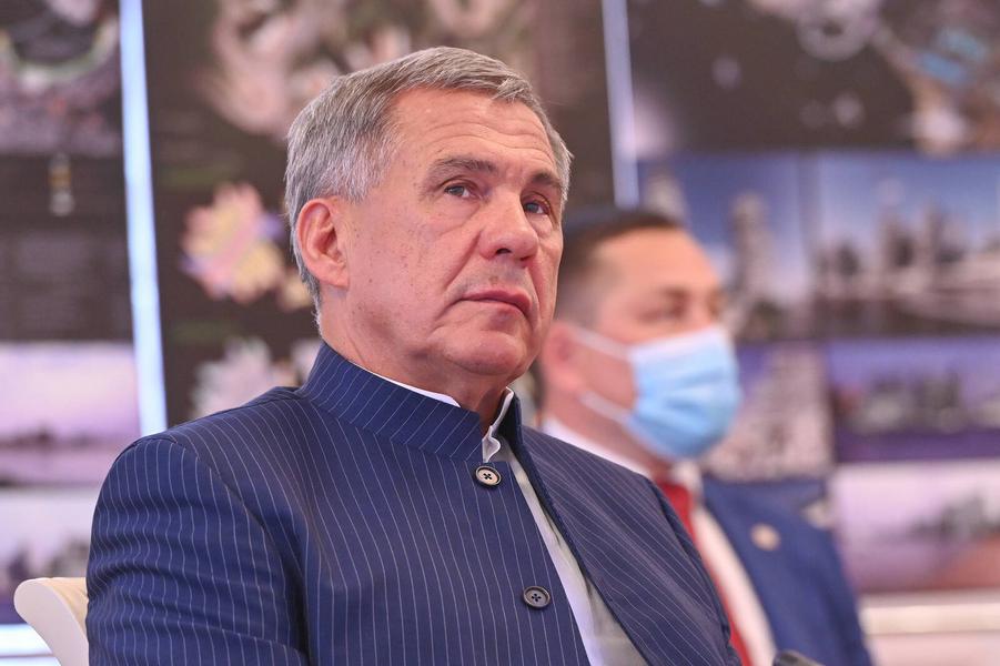 Рустаму Минниханову презентовали лучшие проекты по развитию правого берега Казанки Рустаму Минниханову презентовали лучшие проекты по развитию правого берега Казанки