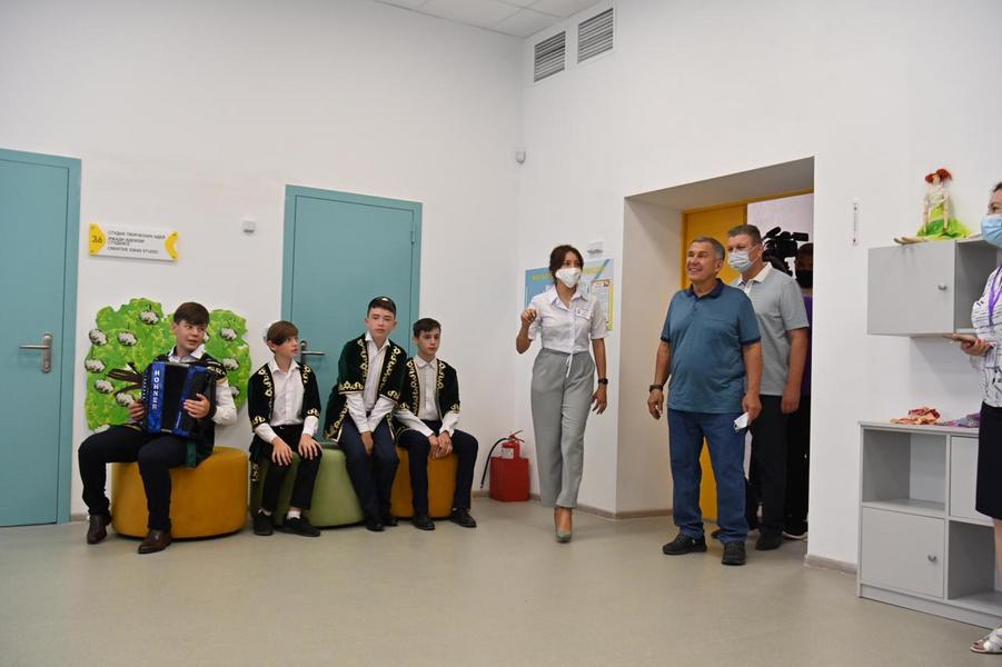 Рустам Минниханов побывал в нурлатском Центре детского творчества Киләчәк
