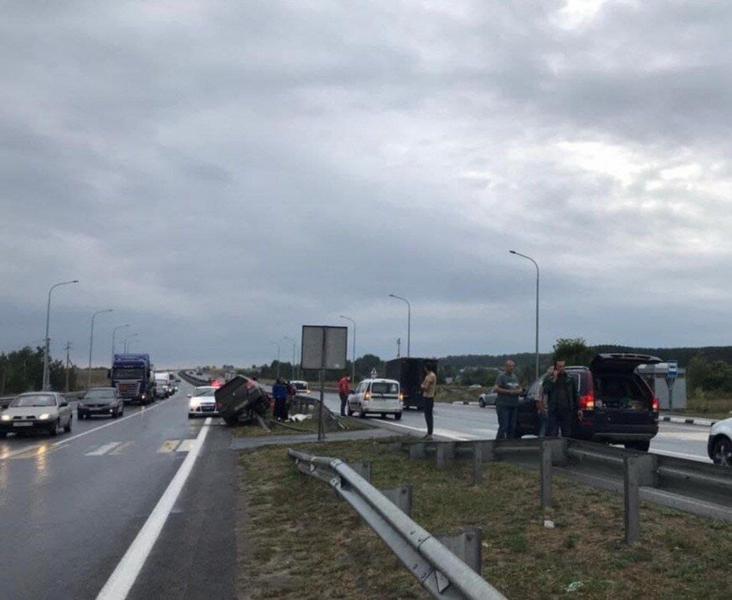 На трассе М7 в Татарстане водитель иномарки сбил женщину с 9-летней дочкой