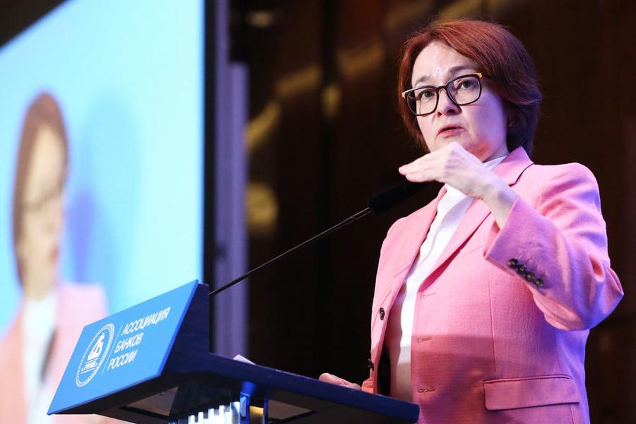 Ставка на рост: Набиуллина притормозит инфляцию