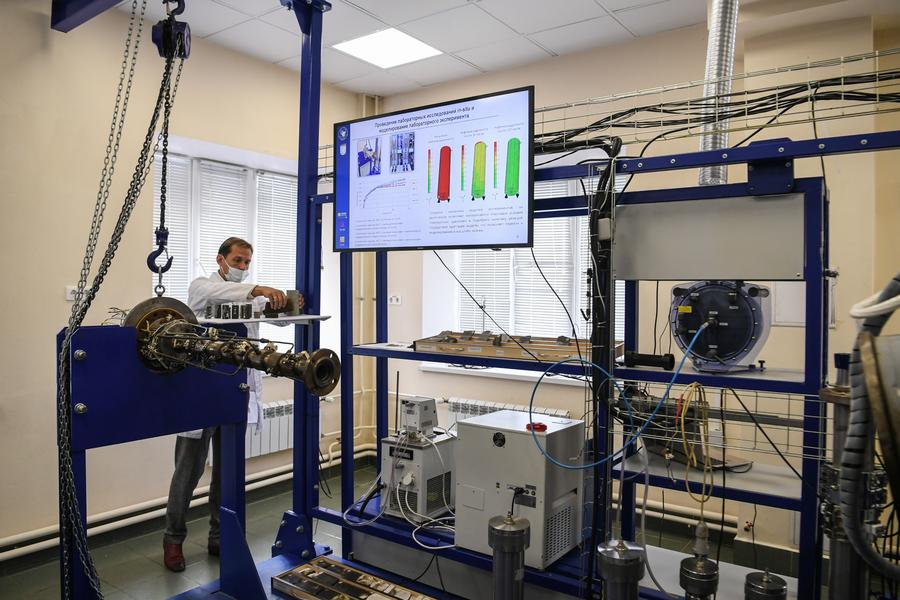 Рустаму Минниханову представили проекты научных центров КФУ