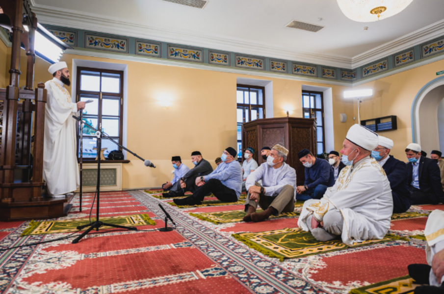 Рустам Минниханов посетил гает в Галеевской мечети Казани