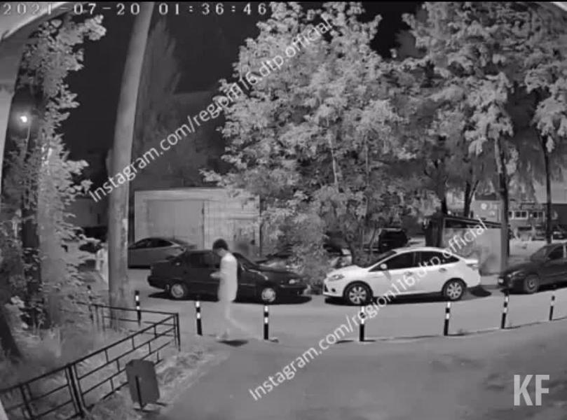 В Казани компания молодых людей расстреляла чужое авто