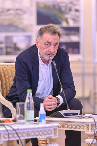 Рустаму Минниханову презентовали лучшие проекты по развитию правого берега Казанки Рустаму Минниханову презентовали лучшие проекты по развитию правого берега Казанки