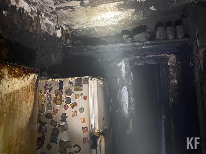 В жилом доме Альметьевска загорелся холодильник