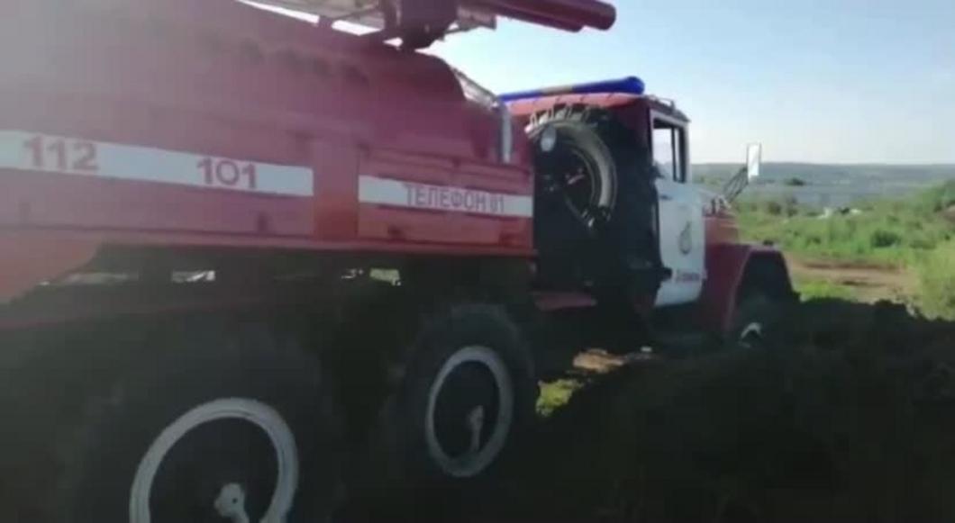 В Татарстане дотла сгорела животноводческая ферма: работники успели спасти 100 голов КРС