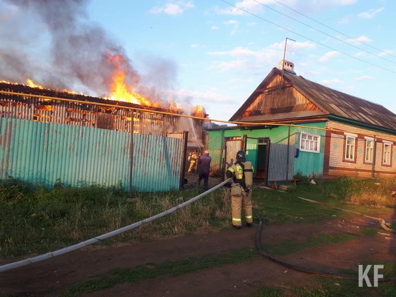 Спасены семь человек во время пожара в Кукморском районе