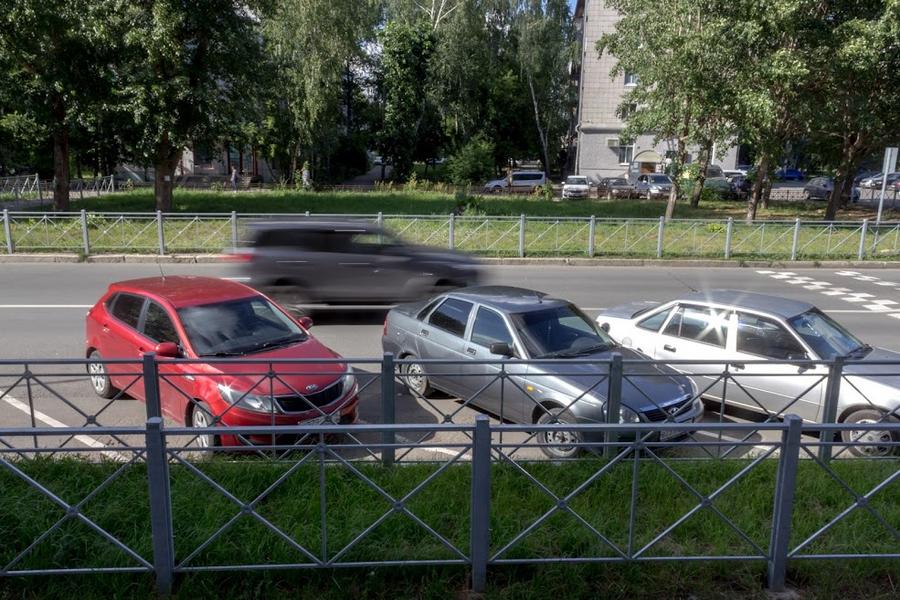 «Порядочные люди так не поступают»: власти Казани объявили войну водителям, снимающим номера на парковках