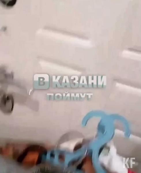 В Казани отсидевший в тюрьме инвалид выламывает замки и угрожает своим соседям