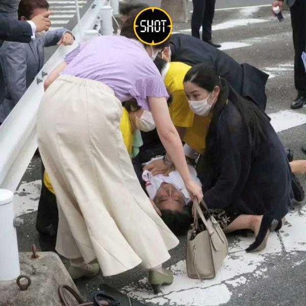 Бывшего премьера Японии Синдзо Абэ тяжело ранили в результате нападения