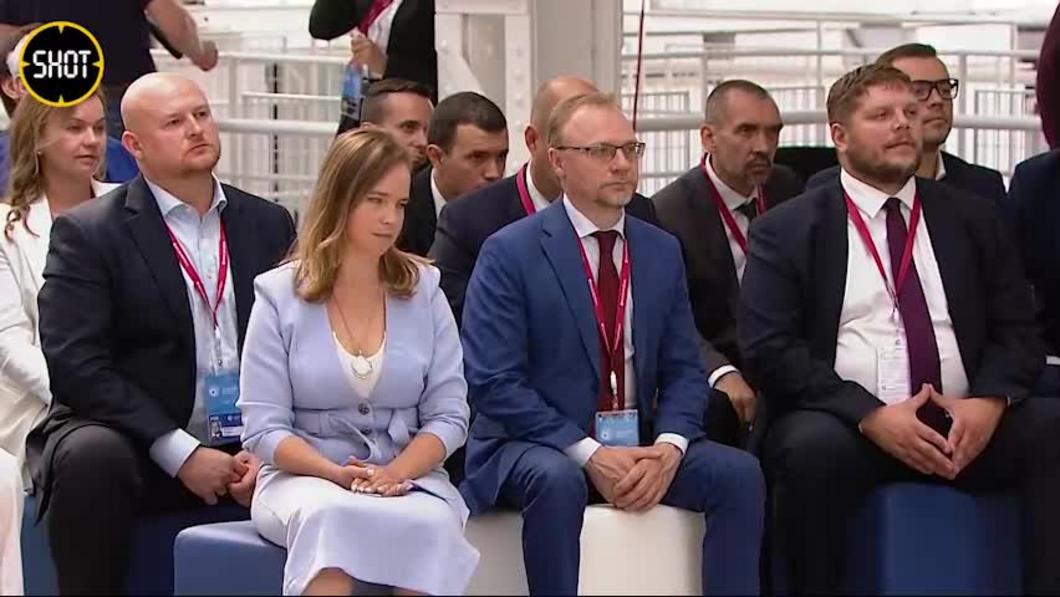 Путин участвует в форуме АСИ «Сильные идеи для нового времени»
