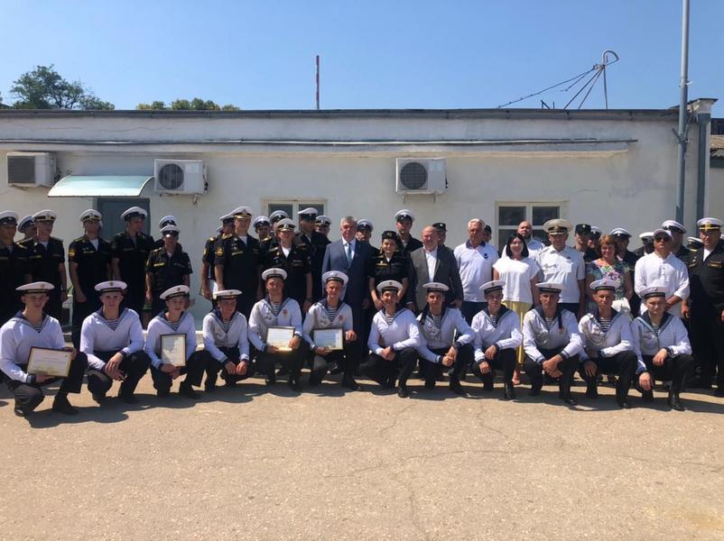 В День ВМФ Наиль Магдеев посетил служащих в Севастополе моряков из Челнов