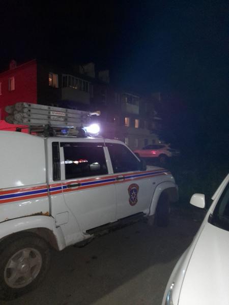 Спасатели МЧС помогли пьяному казанцу вытащить голову из лестничных перил