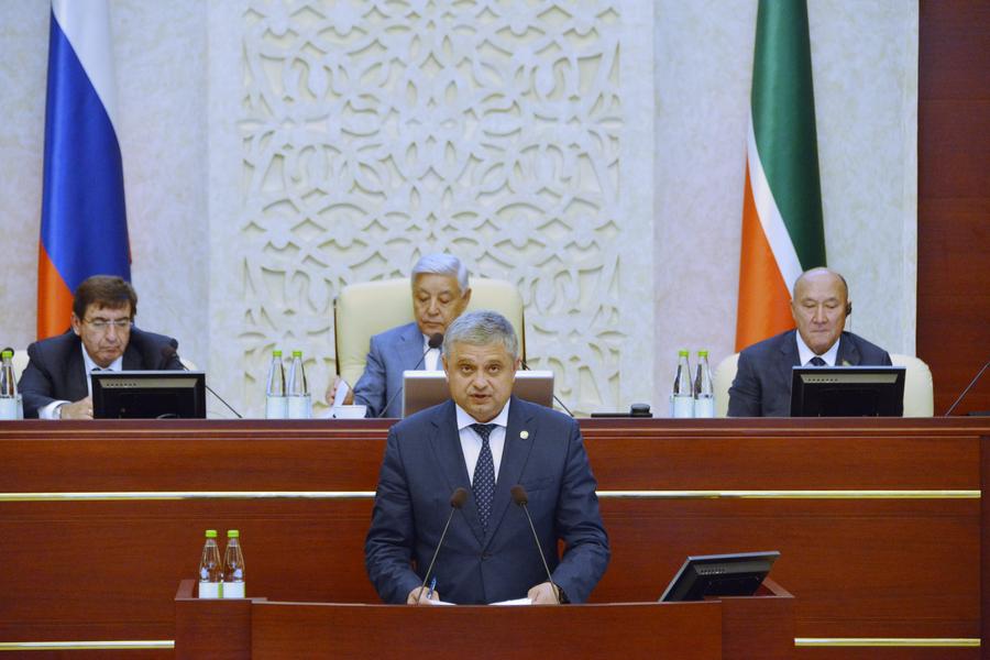 Как величать Минниханова и поедут ли депутаты на Донбасс: Госсовет Татарстана ушел на каникулы Как величать Минниханова и поедут ли депутаты на Донбасс: Госсовет Татарстана ушел на каникулы