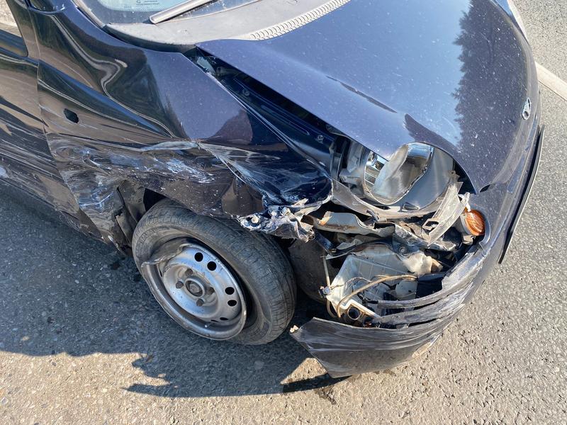 На трассе Чистополь - Нижнекамск молодой водитель на «ВАЗе» снес ехавший по главной дороге Matiz