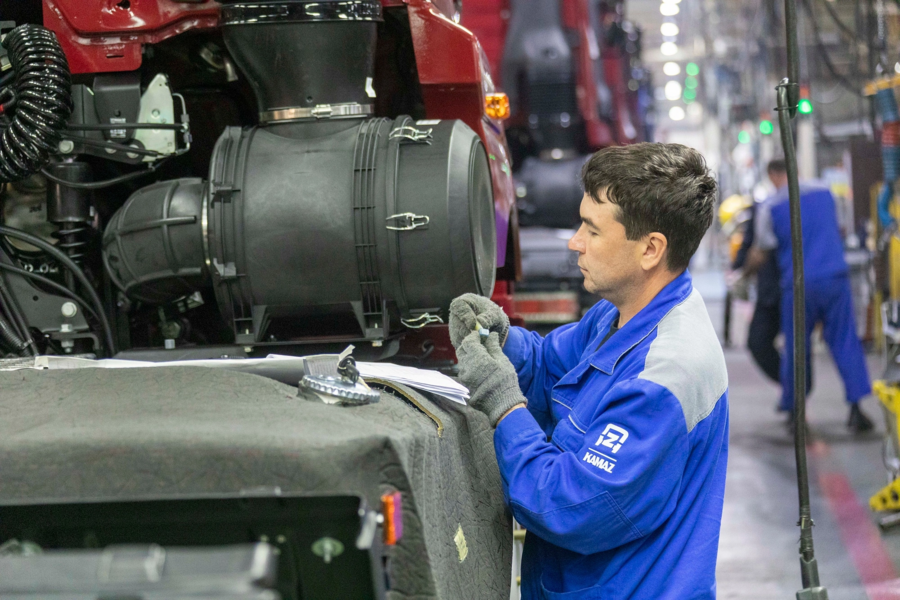 КАМАЗ не застрял в западных санкциях и показал хорошие финансовые результаты в первом полугодии КАМАЗ не застрял в западных санкциях и показал хорошие финансовые результаты в первом полугодии