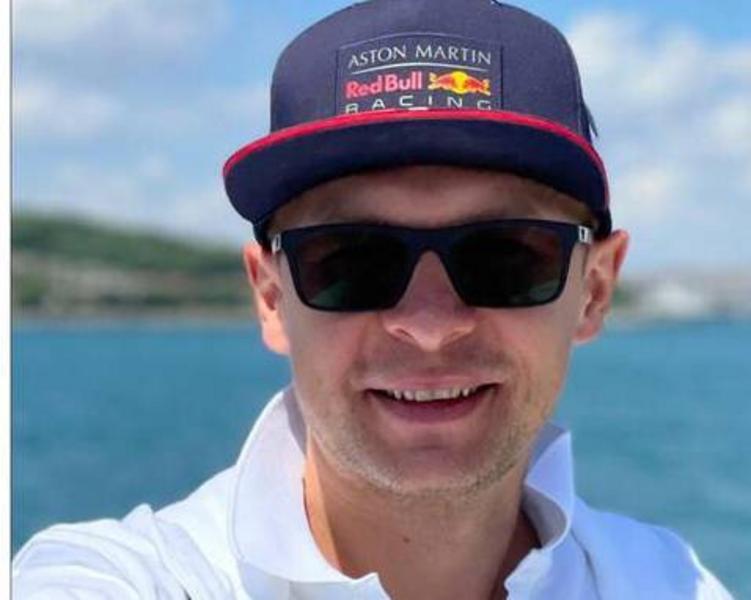 На борту разбившегося на Камчатке вертолета Robinson, кроме известного биатлониста, были два топ-менеджера