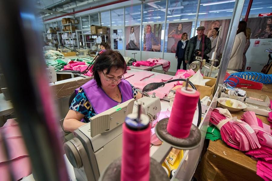 «Водители просто выкидывают коробки на землю, отсюда основная часть битого товара»: почему маркетплейсы разочаровывают клиентов?