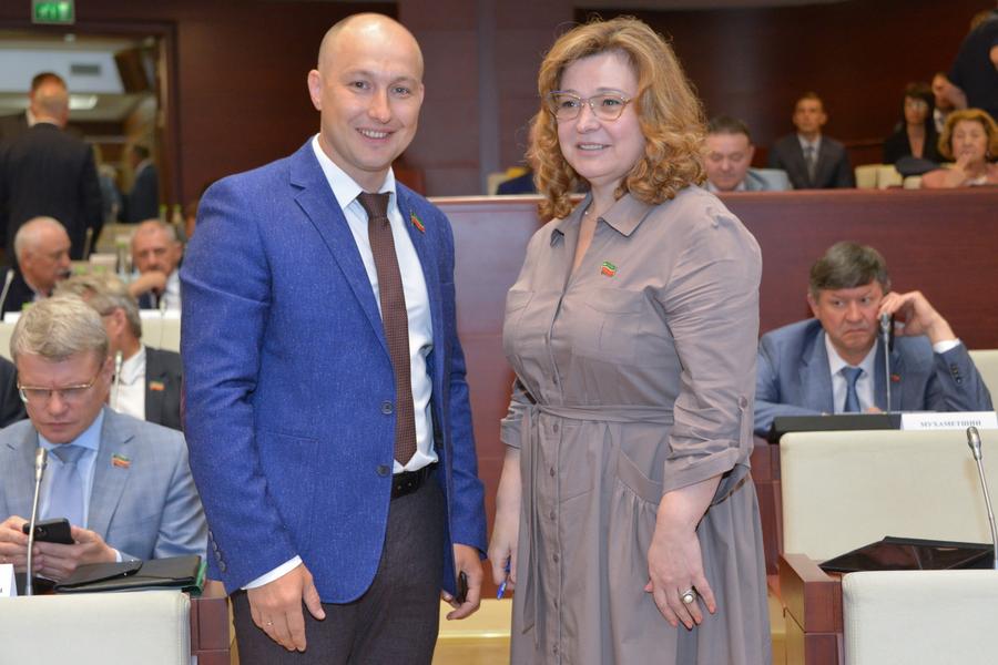 Как величать Минниханова и поедут ли депутаты на Донбасс: Госсовет Татарстана ушел на каникулы Как величать Минниханова и поедут ли депутаты на Донбасс: Госсовет Татарстана ушел на каникулы