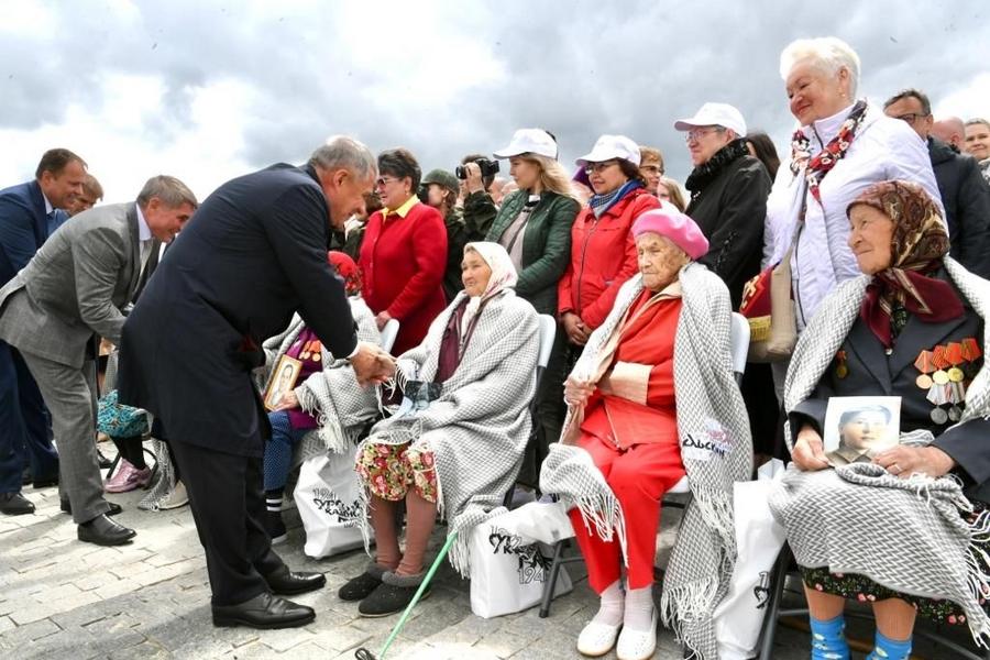 Рустам Минниханов принял участие в церемонии открытия мемориала «Строителям безмолвных рубежей»