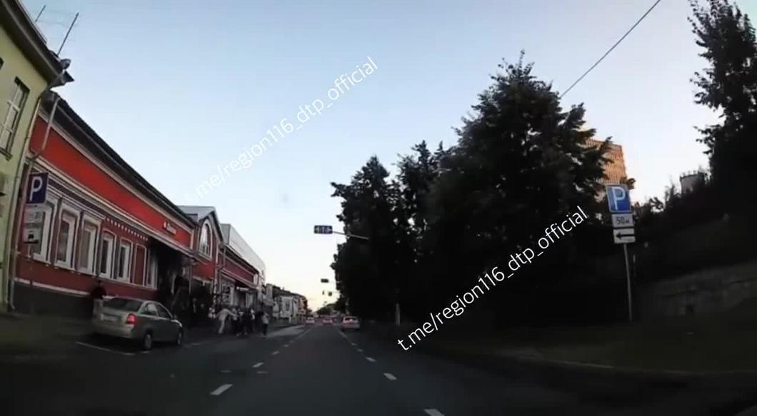 Казанцы устроили массовую драку возле клуба «Джем» на Профсоюзной и попали на видео