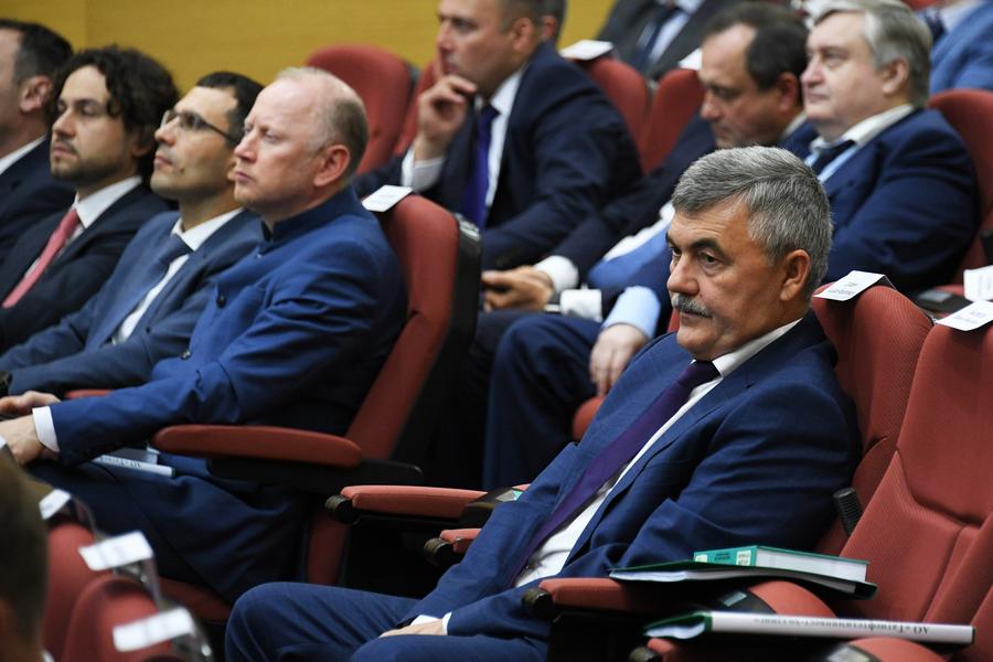 Востребованные альфа-олефины, чудеса башкирской науки и переработка полимеров: Чем удивили Минниханова на совещании ТНХИ-Х