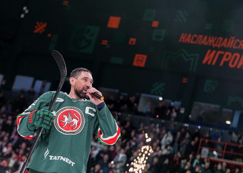 Прощание с Капитаном: легенда «Ак Барса» Данис Зарипов шумно заканчивает с хоккеем