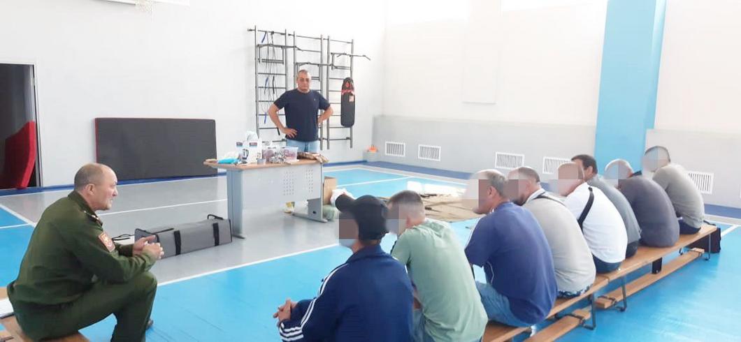 Нижнекамский фельдшер перед отправкой на передовую обучает бойцов СВО оказанию медпомощи при ранении