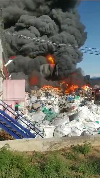 Пожар на складе с макулатурой под Ростовом-на-Дону удалось локализовать
