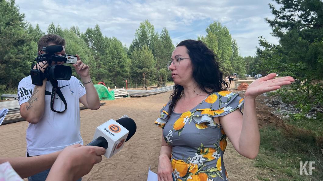 «Надо сделать так, чтобы была конфетка»: Наиль Магдеев прогулялся по парку Прибрежный