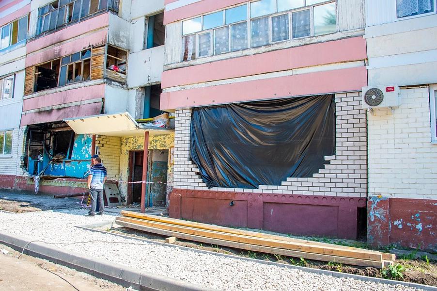 В нижнекамской квартире, где произошел взрыв бытового газа, оперативники обнаружили повреждение газового шланга