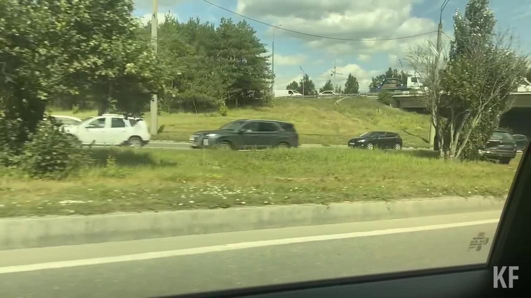 На Мамадышском тракте в Казани попали в ДТП Solaris, Land Cruiser и Octavia