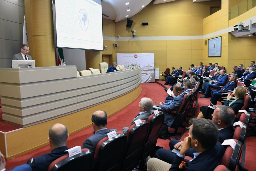 Востребованные альфа-олефины, чудеса башкирской науки и переработка полимеров: Чем удивили Минниханова на совещании ТНХИ-Х