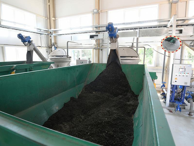 Метшин ознакомился с реконструкцией биологических очистных сооружений Казани Метшин ознакомился с реконструкцией биологических очистных сооружений Казани