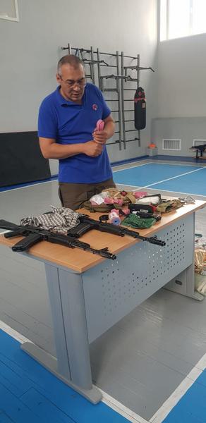 Нижнекамский фельдшер перед отправкой на передовую обучает бойцов СВО оказанию медпомощи при ранении