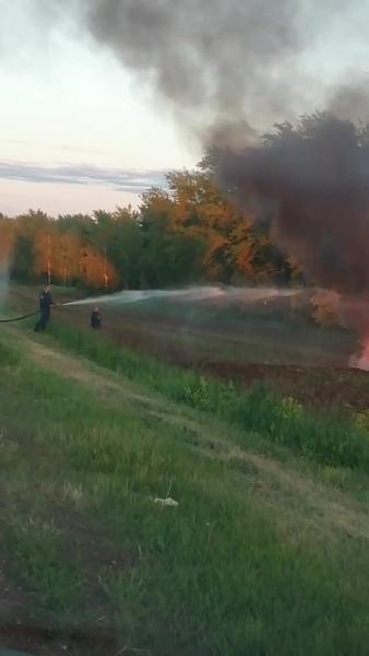 Видео: в Азнакаевском районе автомобиль вылетел в кювет и загорелся