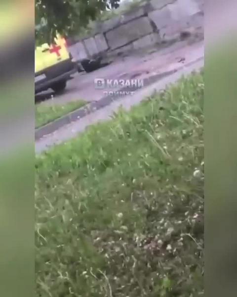 Минздрав Татарстана отреагировал на ролик с медиком, пинающим мужчину на дороге