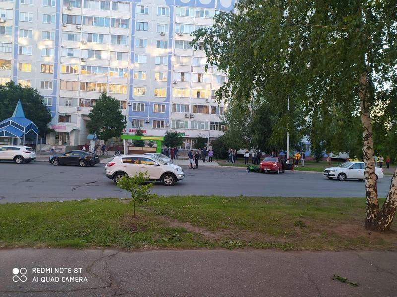 Момент аварии с мотоциклистом в Нижнекамске попал на камеру видеорегистратора