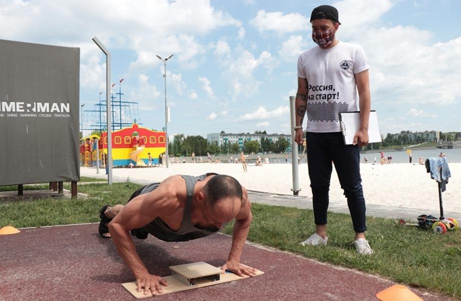 В Альметьевске День России отметили флешмобами, велопробегом и сдачей норм ГТО