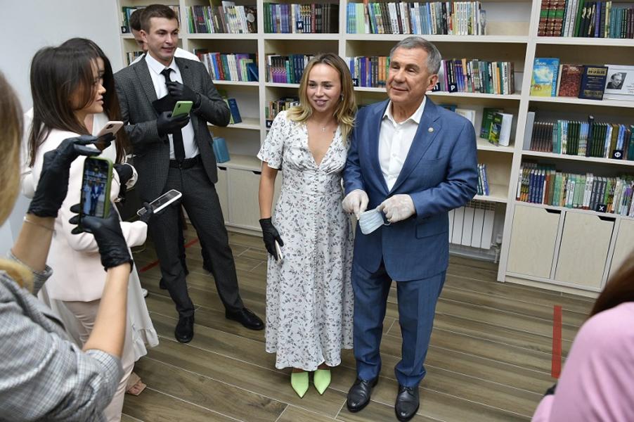 «Интернет, конечно, очень удобен, потому что смотреть телевизор нет времени» «Интернет, конечно, очень удобен, потому что смотреть телевизор нет времени»