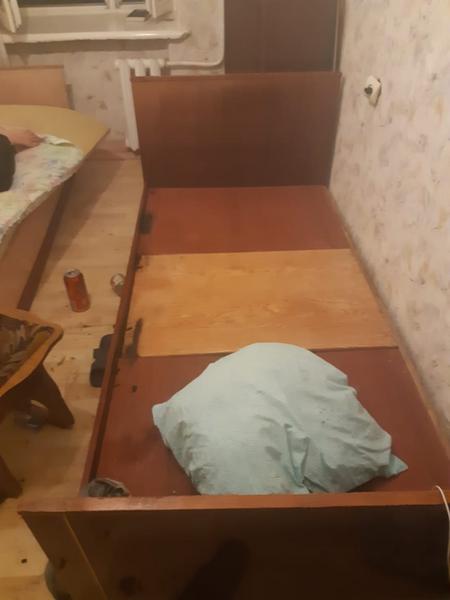 Пожарные выехали на вызов в квартиру в Нижнекамске из-за неосторожного курильщика Пожарные выехали на вызов в квартиру в Нижнекамске из-за неосторожного курильщика