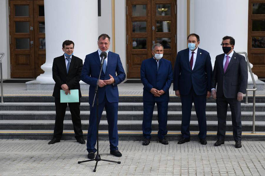 Минниханов и Хуснуллин открыли обновленный ДК имени Саид-Галеева в Казани