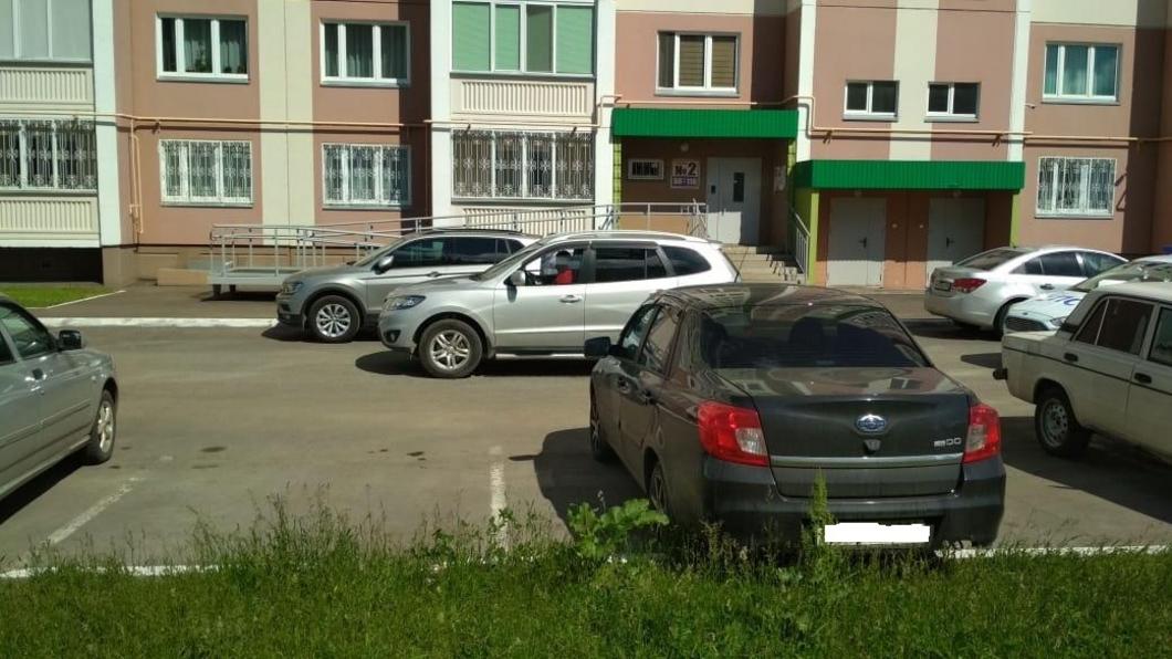 Выбежавшая на дорогу 6-летняя девочка попала под колеса иномарки в Нижнекамске