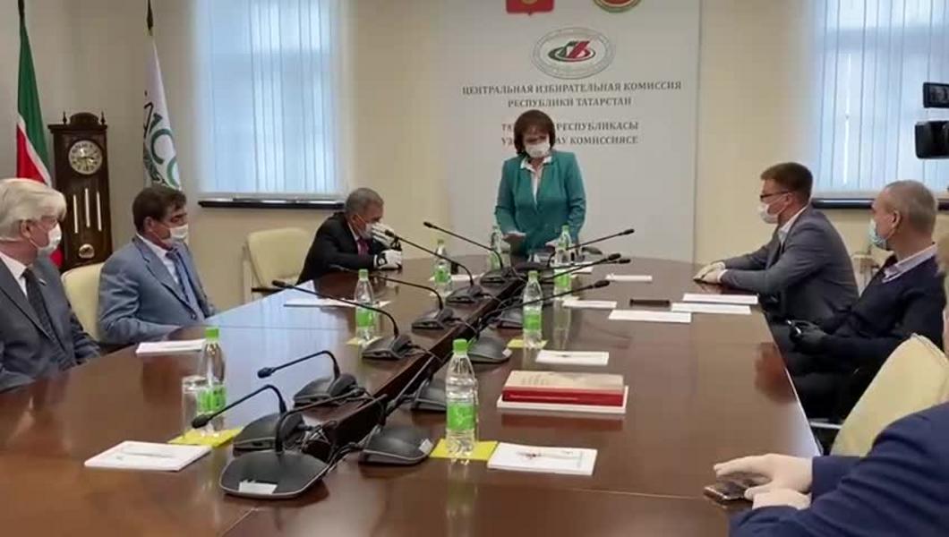 Рустам Минниханов подал документы на выдвижение в президенты Татарстана