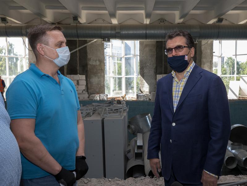 Метшин оценил капремонт здания старейшей спортшколы «Касатка»