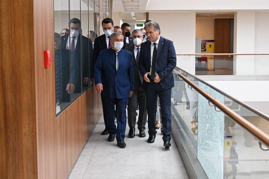 Минниханов присутствовал на подписании соглашений между предприятием Анкары и «КАМАЗ»