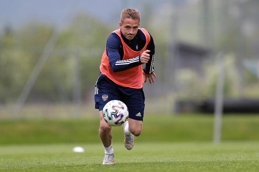 Три года назад играли в ФНЛ, а теперь едут на Евро в составе сборной России. Феномен Дюпина и Макарова